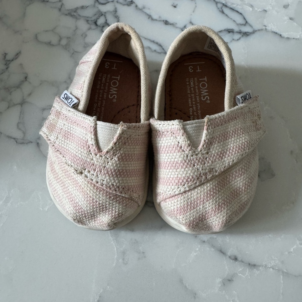 Tiny TOMS size 3